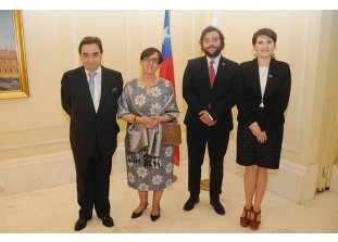 J.E Alfredo Garcia Castelblanco - Ambasador Republiki Chile wraz z małżonką (po lewej)