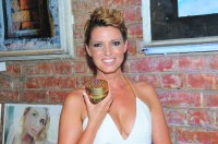 Ilona Felicjańska twarzą marki Etre Belle