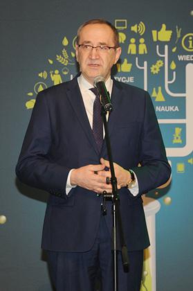 Jacek Bogucki wygłasza przemówienie