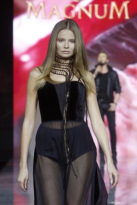 Magdalena Frąckowiak na wybiegu